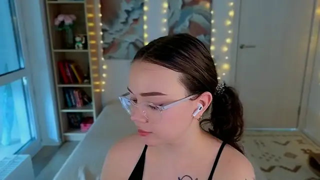 MilenaSaint webcam
