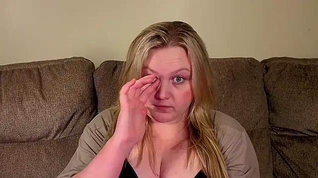 PhatAssBlond webcam