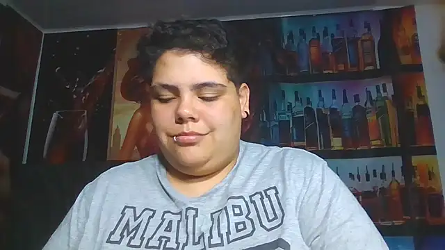 Hailey_Curvy webcam