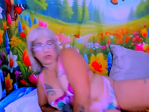 indianroxy webcam