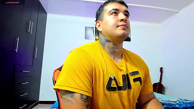 Watch thiago__cp01 live on EroticFlix - High definition streams