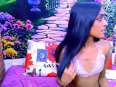 IndianPretty14u2Luv webcam