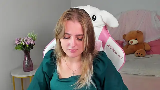 EllaBells live cam on StripChat