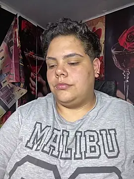 Hailey_Curvy webcam