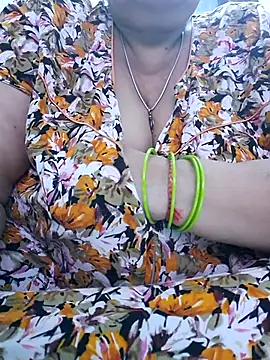 Kavya_XX live cam on StripChat