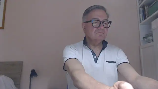 YOU6me live cam on StripChat
