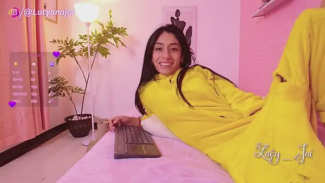 Lucyanajoi webcam