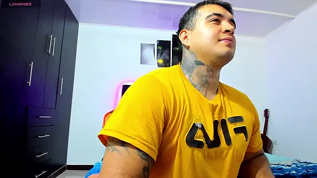 thiago__cp01 live cam on StripChat