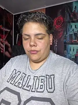 Hailey_Curvy webcam