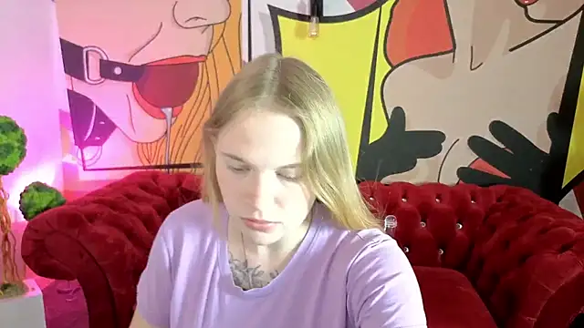 NikkyReyyy webcam