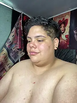 Hailey_Curvy webcam