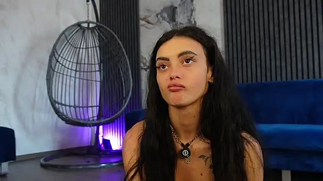 RachelRavee webcam