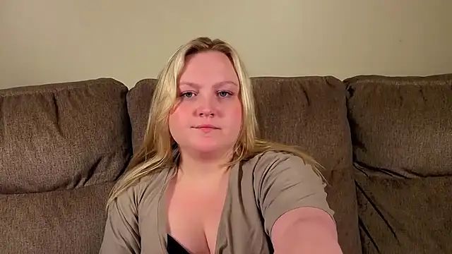 PhatAssBlond webcam