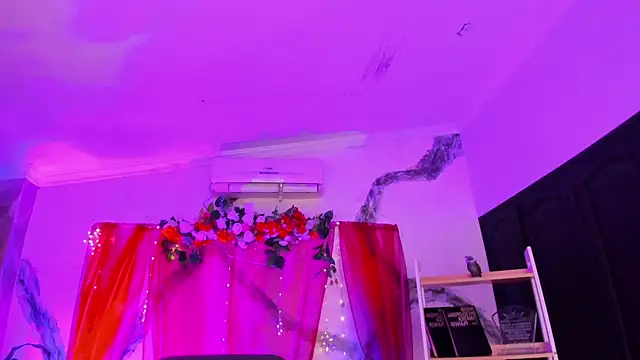TifanyWhite_ webcam