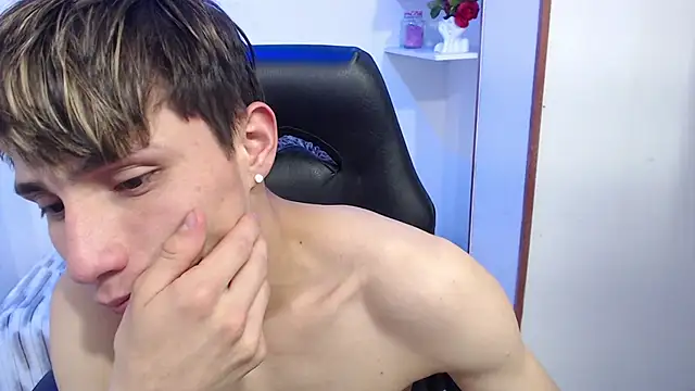 yao_23 (M twink) - 💪 Naked, Kisses and Flex 💪