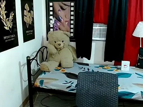 UrhotGoddess webcam