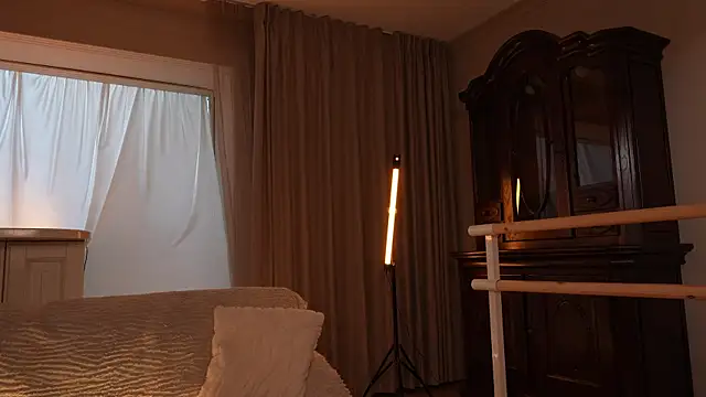 aurora_nude (F teen) - pussy full screen close up
