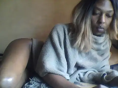 Blackhornybitc live sex cam