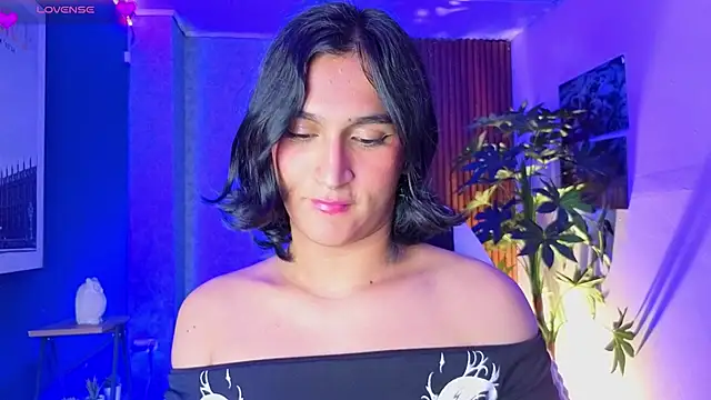 Watch Zoee_Kiss_ live on EroticFlix - High definition streams