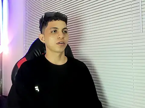 cameron_lux77