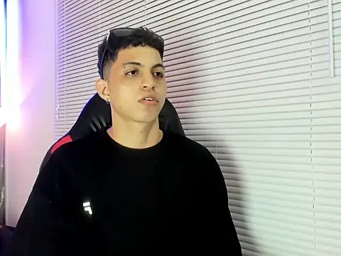 cameron_lux77 webcam
