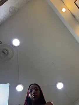 LucyLeah webcam