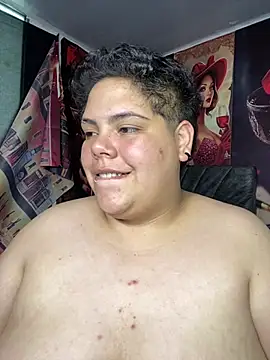Hailey_Curvy webcam