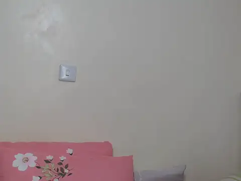 Candiemaya live cam on StripChat