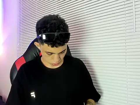 cameron_lux77 webcam