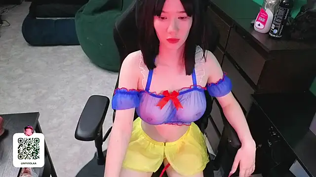 Maya_Viola webcam