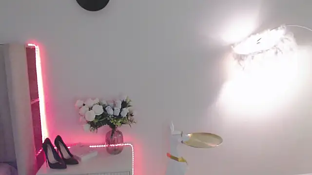 VeliaSai live cam on StripChat