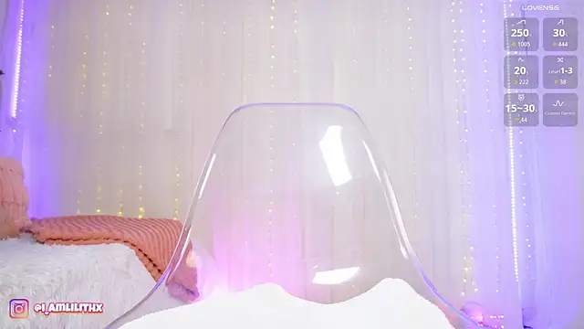 ItsJuli webcam