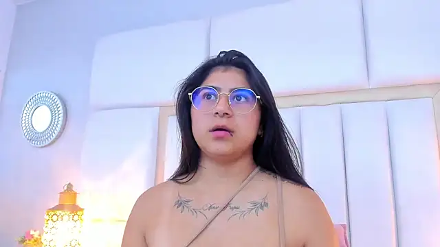 ScarletJons webcam