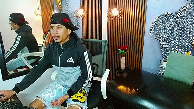 Skinny_cute_Alyer webcam