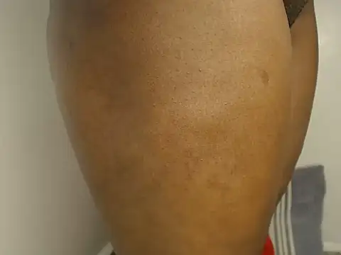 irreplaceable_ebony webcam
