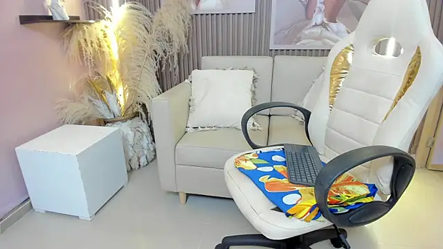 Emmy_kenner webcam