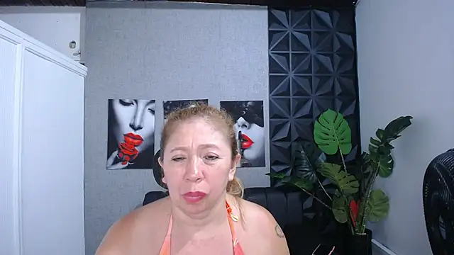 Valentinaa_mature webcam