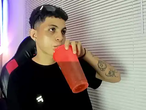 cameron_lux77 webcam