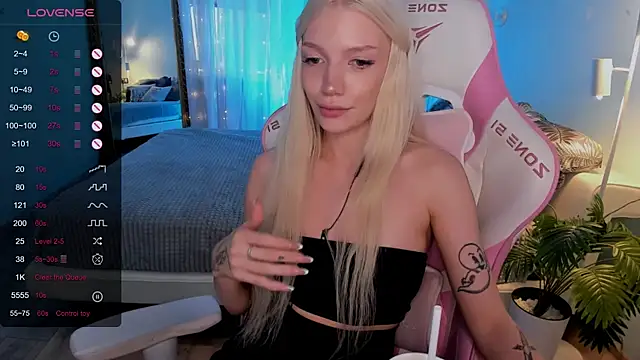 AnyaTaylor_ webcam