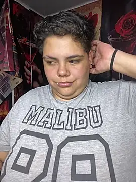 Hailey_Curvy webcam