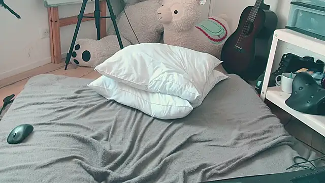 CeriseLapine webcam