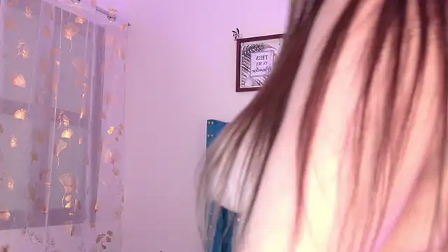Lilly_Peach22 webcam