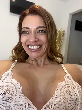 HoneyLove__ live cam on StripChat