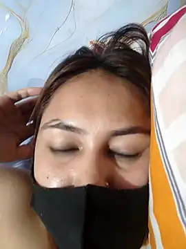 sanu_07 live cam on StripChat