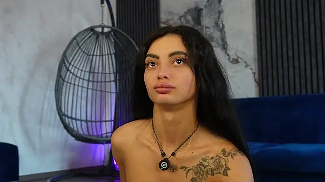 RachelRavee webcam