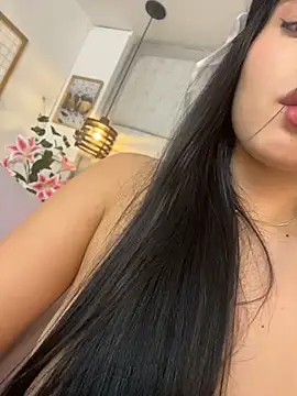 ivonneowen (F teen) - Dildo fuck w Domi on my clit
