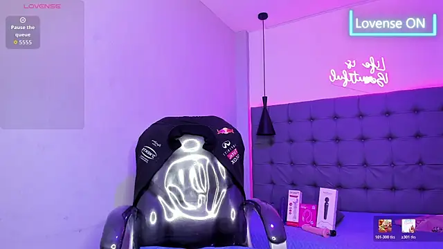 scarletcherry18 webcam