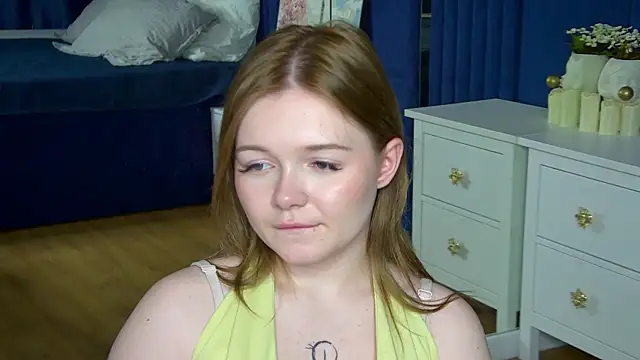 ElinaVale webcam