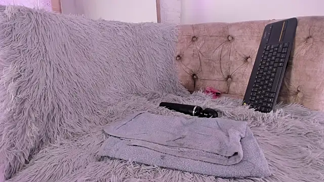 VioletWinters webcam