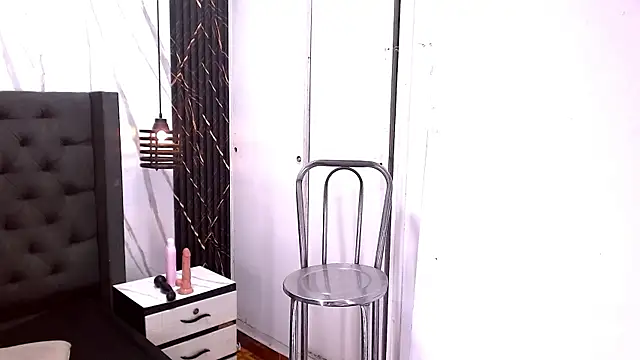 Alexandra_Bronw webcam